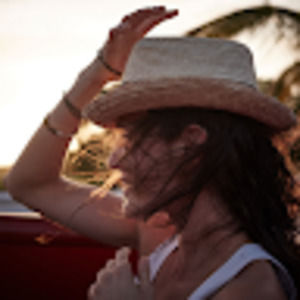 Meet your Posher, Camille